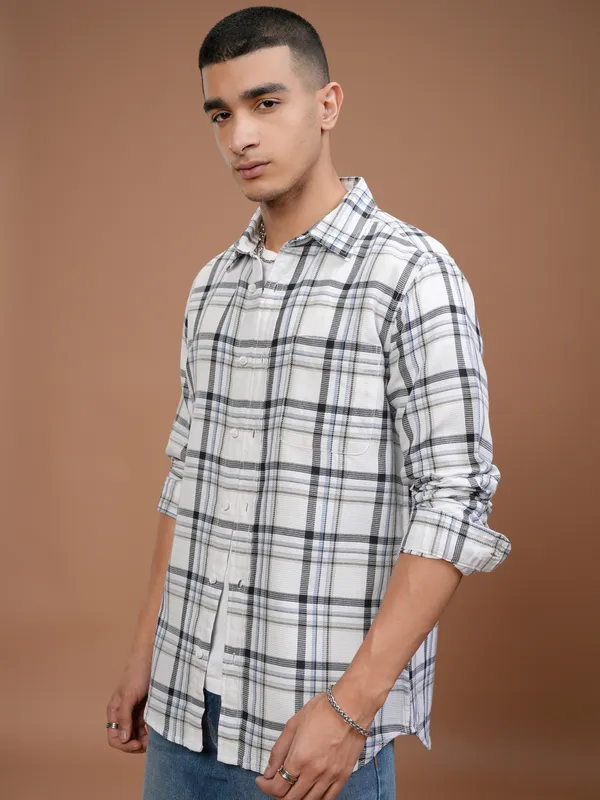 Highlander Men White Checked Slim Fit Casual Shirt