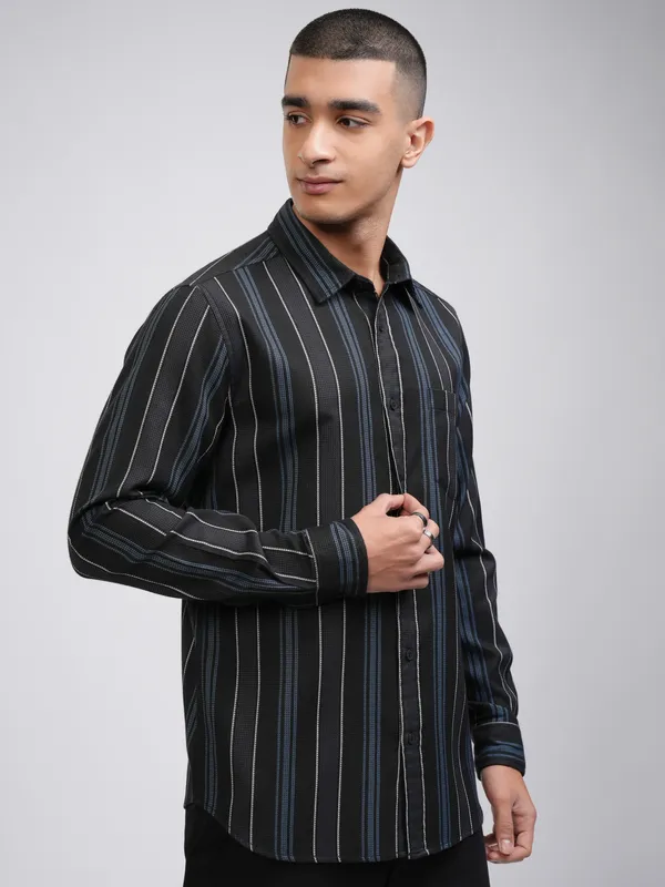Highlander Men Black Striped Slim Fit Casual Shirt
