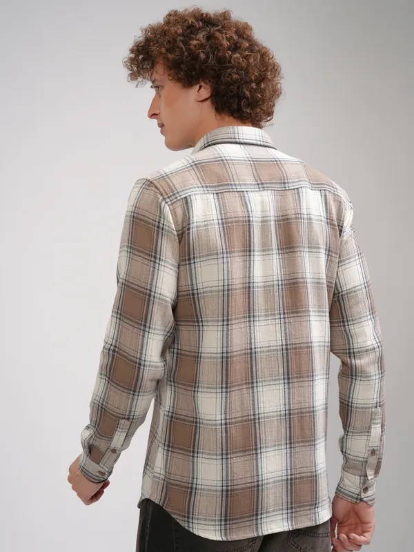 Highlander Men Cream Checked Slim Fit Casual Shirt