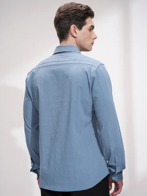 Highlander Men Blue Solid Slim Fit Casual Shirt
