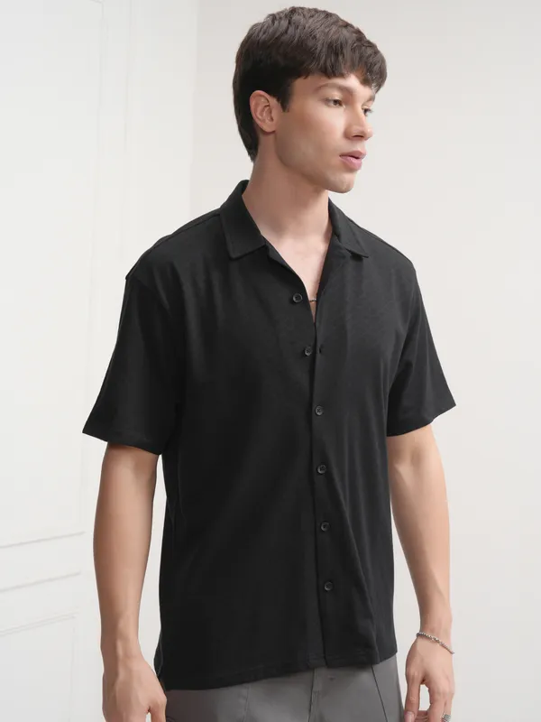 Highlander Men Black Self Design Relaxed Fit Casual Shirt