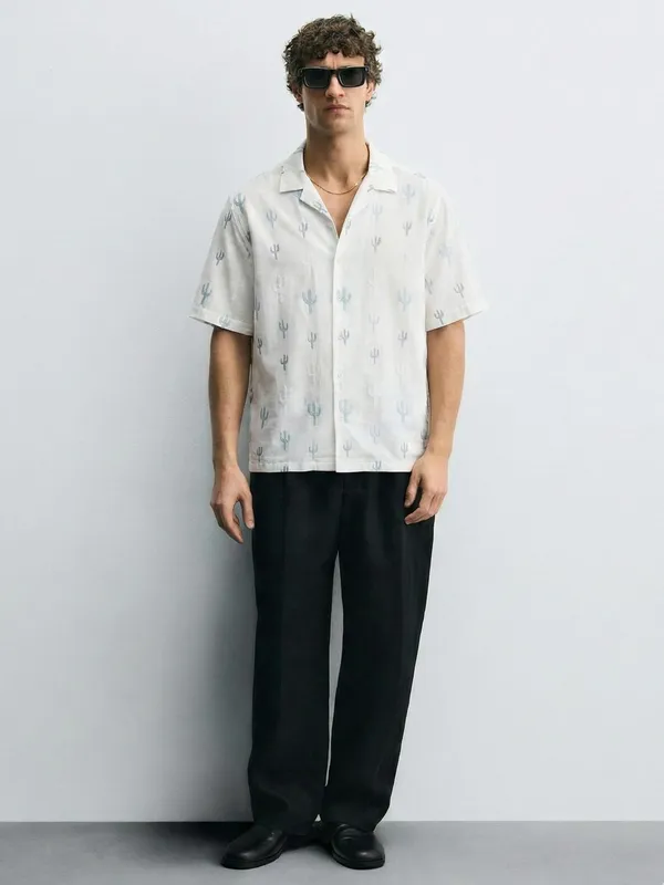 Highlander Men White Printed Relaxed Fit Casual Shirt