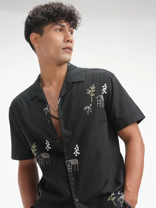 Highlander Men Black Embroidered Relaxed Fit Casual Shirt