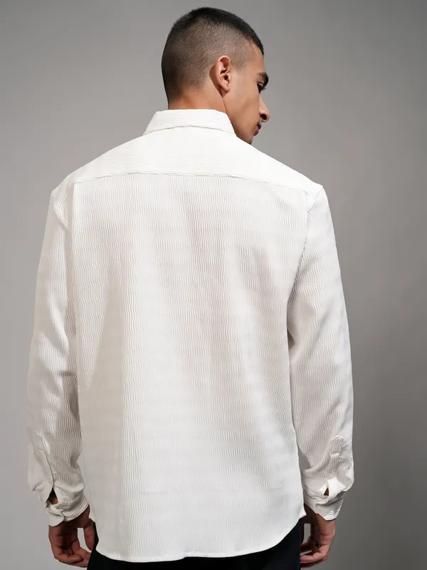 Highlander Men White Self Design Relaxed Fit Casual Shirt