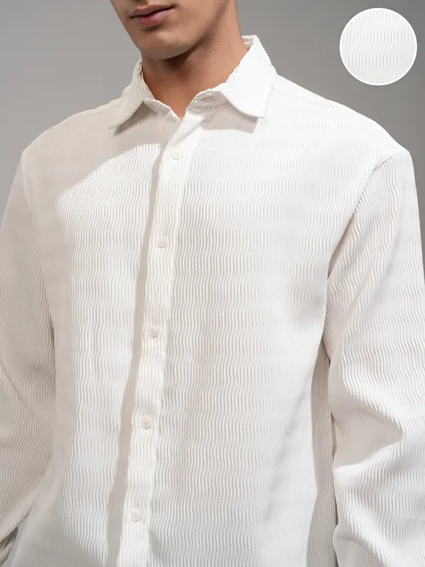 Highlander Men White Self Design Relaxed Fit Casual Shirt