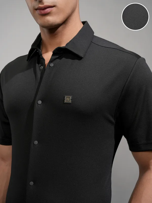 Highlander Men Black Solid Slim Fit Casual Shirt