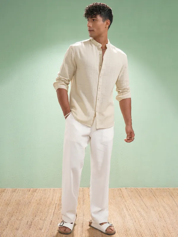Highlander Men Beige Self Design Relaxed Fit Casual Shirt