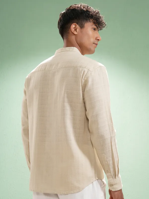 Highlander Men Beige Self Design Relaxed Fit Casual Shirt