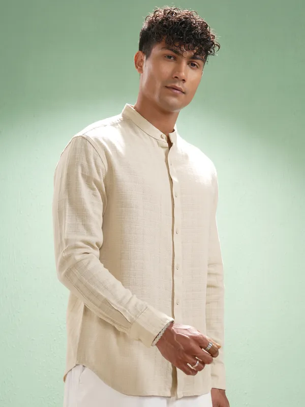 Highlander Men Beige Self Design Relaxed Fit Casual Shirt