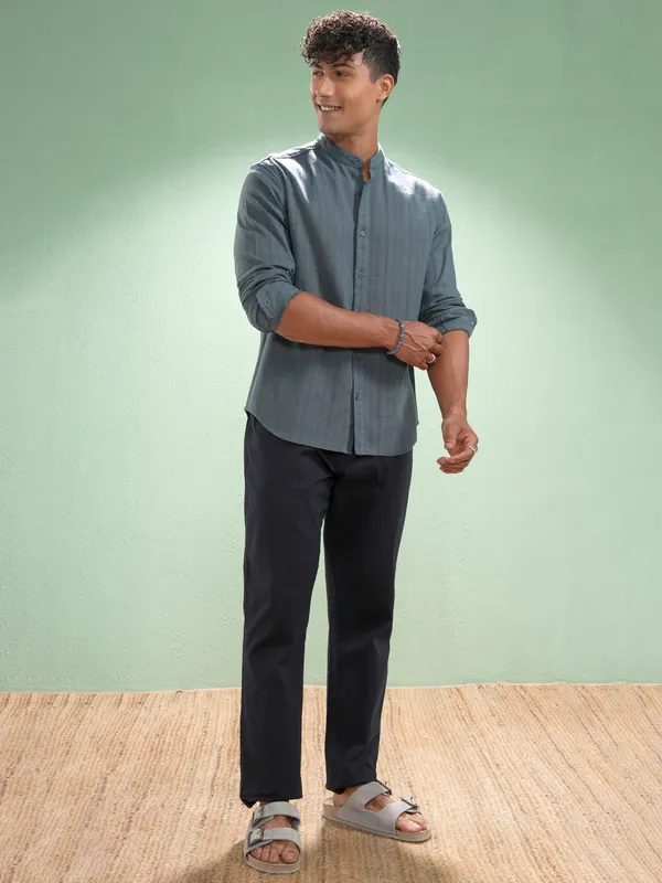 Highlander Men Blue Self Design Relaxed Fit Casual Shirt