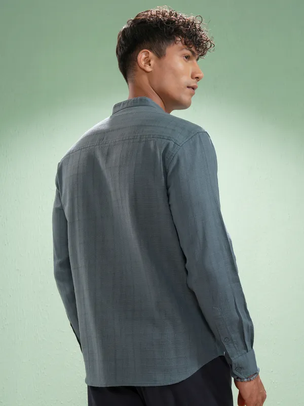 Highlander Men Blue Self Design Relaxed Fit Casual Shirt