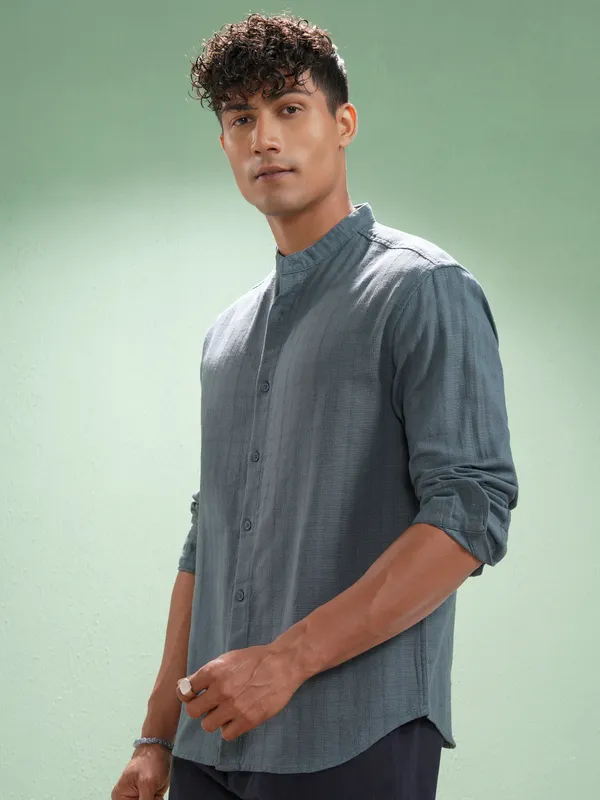 Highlander Men Blue Self Design Relaxed Fit Casual Shirt