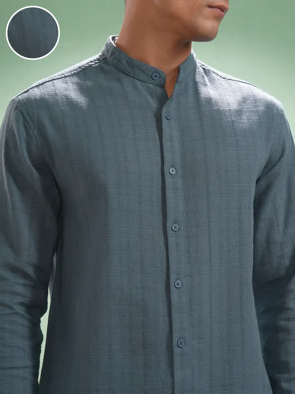 Highlander Men Blue Self Design Relaxed Fit Casual Shirt