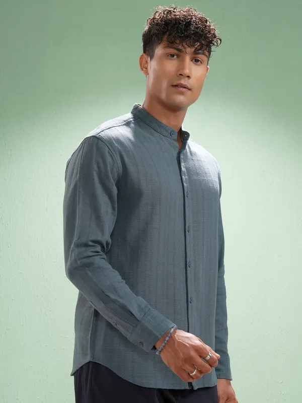 Highlander Men Blue Self Design Relaxed Fit Casual Shirt