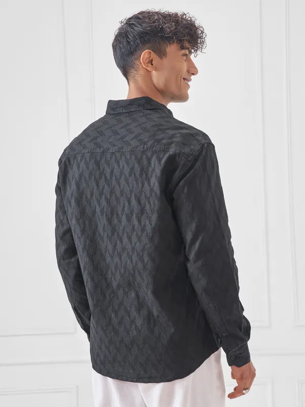 Highlander Men Black Self Design Relaxed Fit Casual Shirt