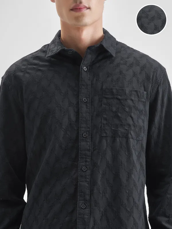 Highlander Men Black Self Design Relaxed Fit Casual Shirt