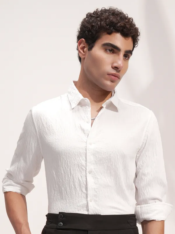 Highlander Men White Self Design Slim Fit Casual Shirt