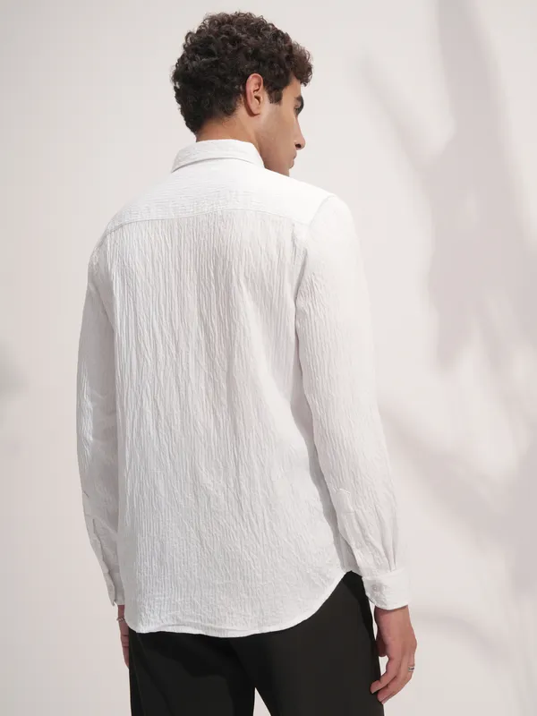 Highlander Men White Self Design Slim Fit Casual Shirt