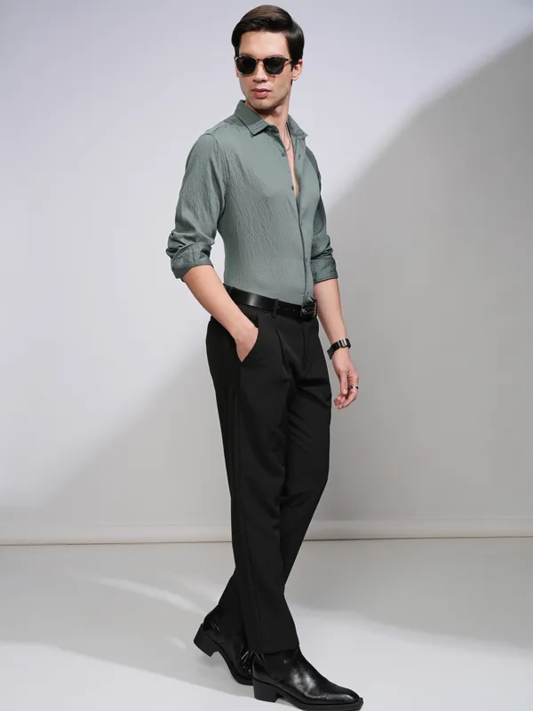 Highlander Men Olive Self Design Slim Fit Casual Shirt