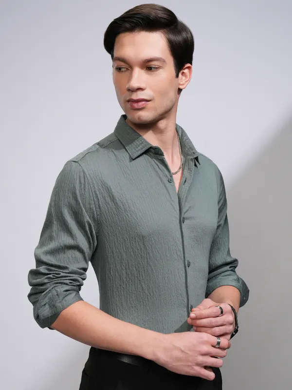 Highlander Men Olive Self Design Slim Fit Casual Shirt
