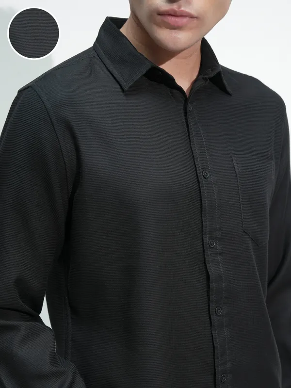 Highlander Men Black Solid Slim Fit Casual Shirt