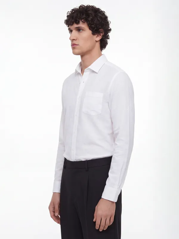 Highlander Men White Self Design Regular Fit Casual Shirt
