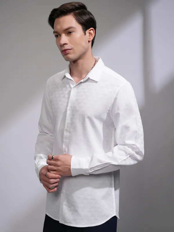 Highlander Men White Self Design Slim Fit Casual Shirt