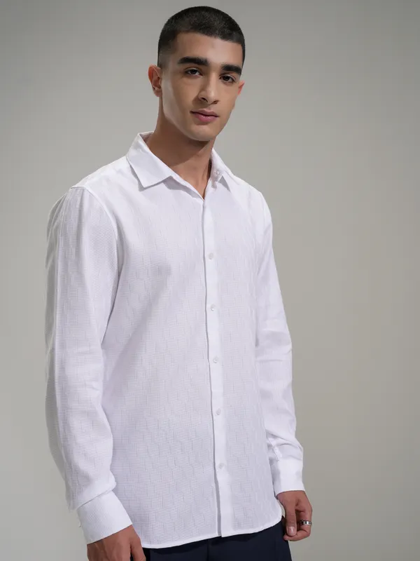 Highlander Men White Self Design Slim Fit Casual Shirt