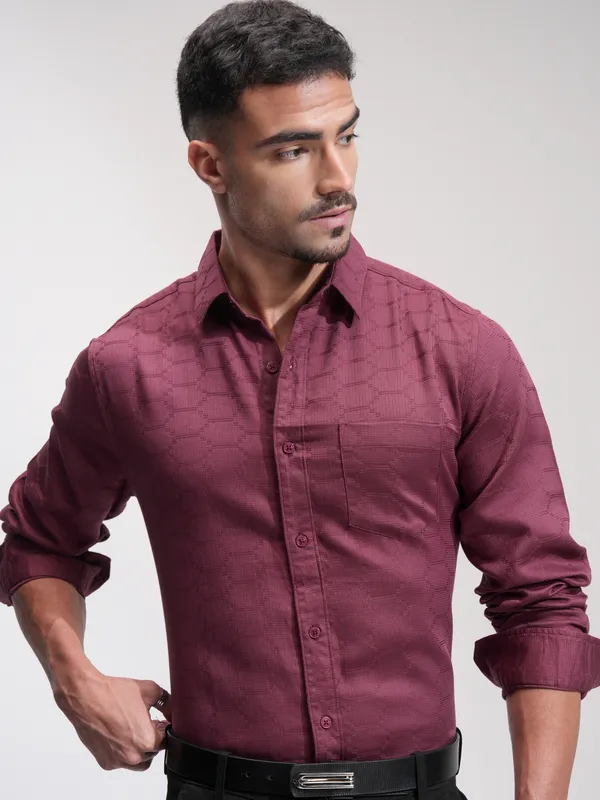 Highlander Men Burgundy Textured Slim Fit Casual Shirt