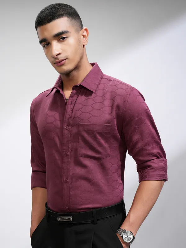 Highlander Men Pink Textured Slim Fit Casual Shirt