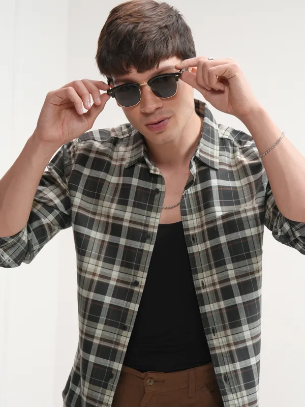 Highlander Men Black Checked Slim Fit Casual Shirt