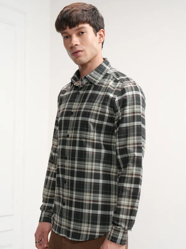 Highlander Men Black Checked Slim Fit Casual Shirt