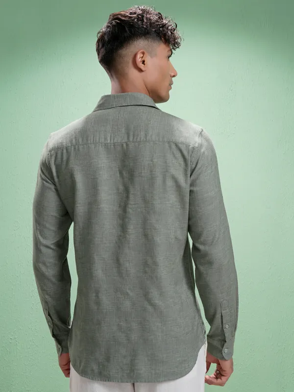 Highlander Men Olive Solid Slim Fit Casual Shirt