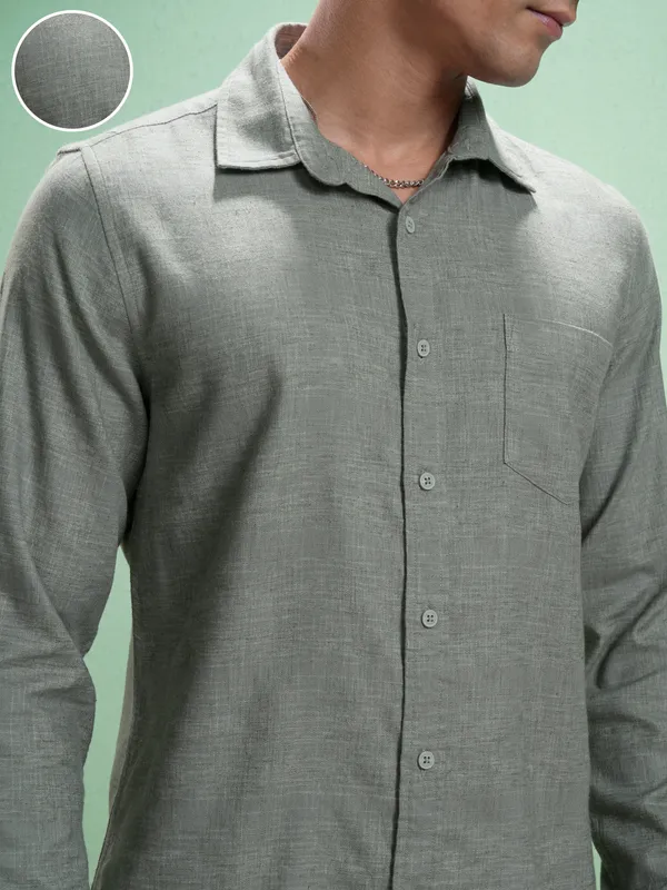 Highlander Men Olive Solid Slim Fit Casual Shirt