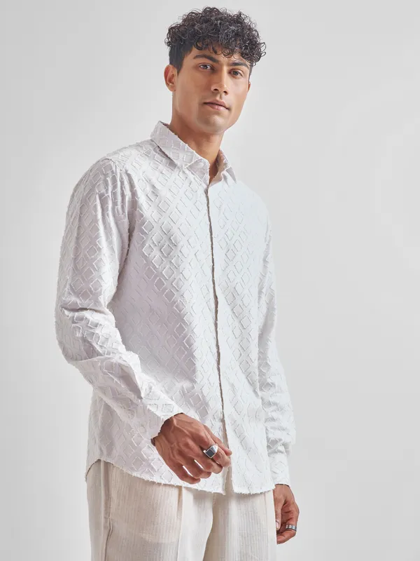 Men Slim Fit Casual Shirt