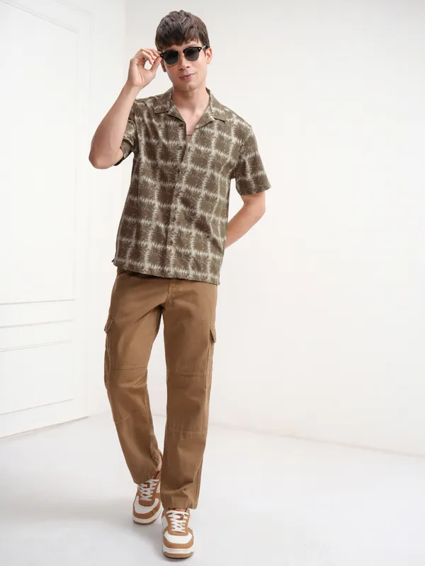 Highlander Men Olive Printed Relaxed Fit Casual Shirt