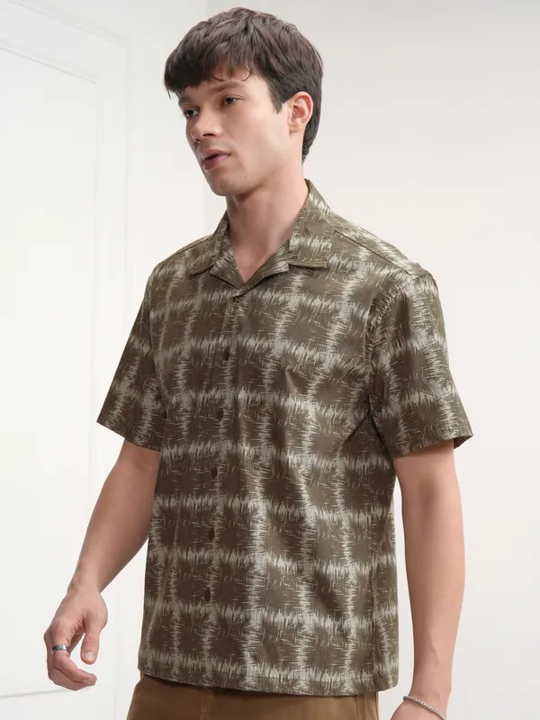 Highlander Men Olive Printed Relaxed Fit Casual Shirt