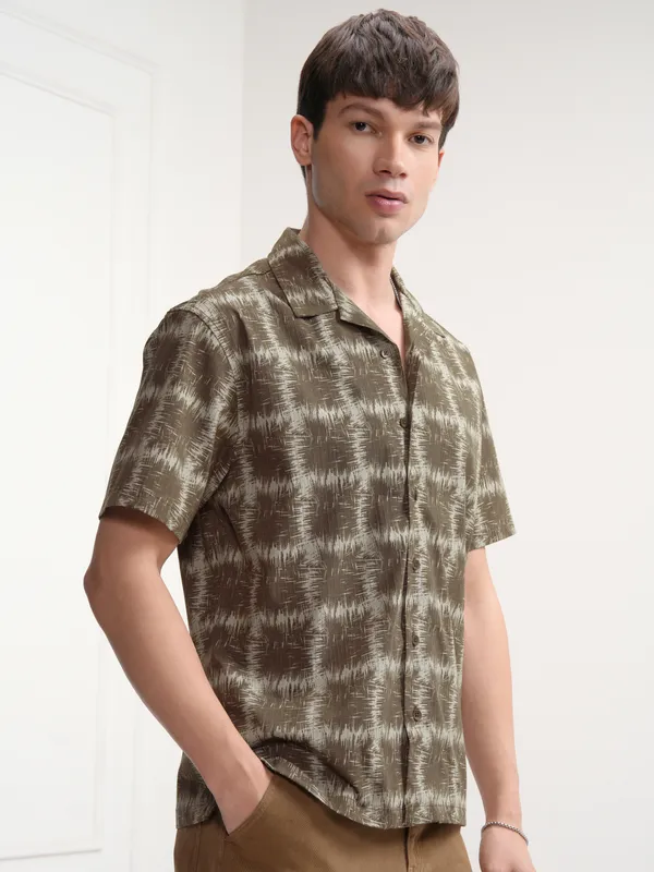 Highlander Men Olive Printed Relaxed Fit Casual Shirt