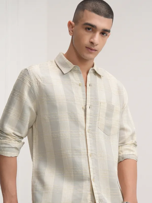 Highlander Men Beige Checked Slim Fit Casual Shirt