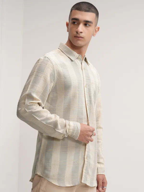 Highlander Men Beige Checked Slim Fit Casual Shirt