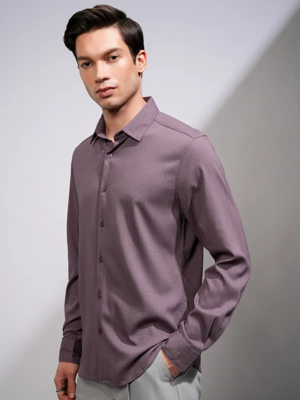 Highlander Men Mauve Textured Slim Fit Casual Shirt