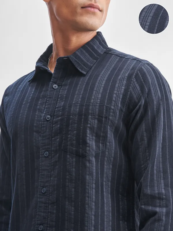 Highlander Men Navy Blue Striped Slim Fit Casual Shirt