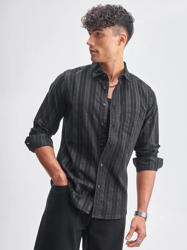 Highlander Men Black Striped Slim Fit Casual Shirt