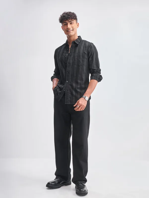 Highlander Men Black Striped Slim Fit Casual Shirt