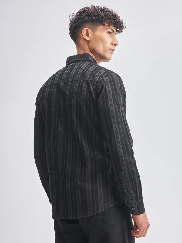 Highlander Men Black Striped Slim Fit Casual Shirt