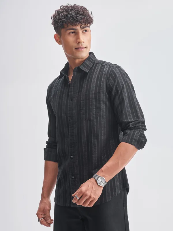 Highlander Men Black Striped Slim Fit Casual Shirt