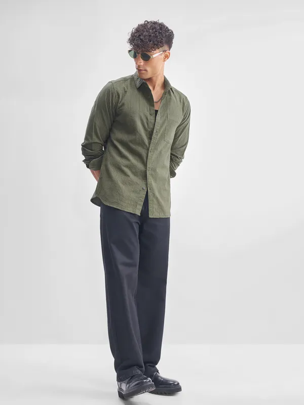 Highlander Men Olive Self Design Slim Fit Casual Shirt