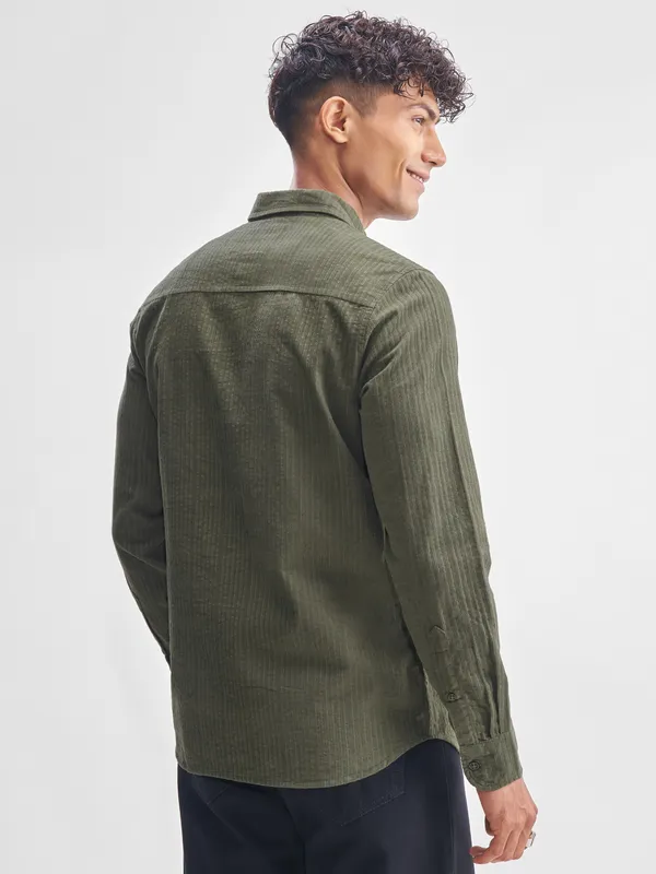 Highlander Men Olive Self Design Slim Fit Casual Shirt