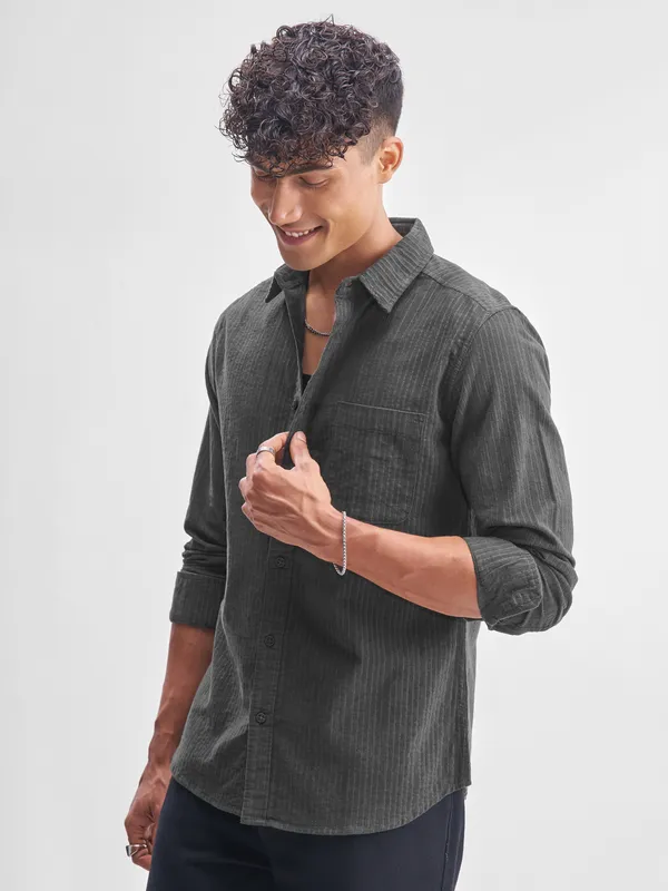 Highlander Men Grey Self Design Slim Fit Casual Shirt