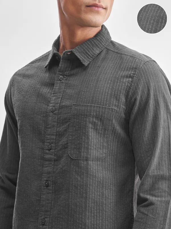 Highlander Men Grey Self Design Slim Fit Casual Shirt
